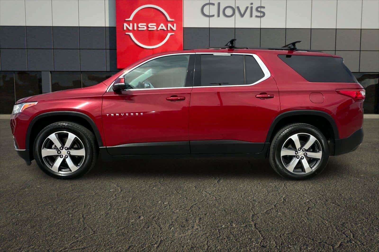 Used 2021 Chevrolet Traverse LT w/ LT Premium Package AWD/4WD image 10