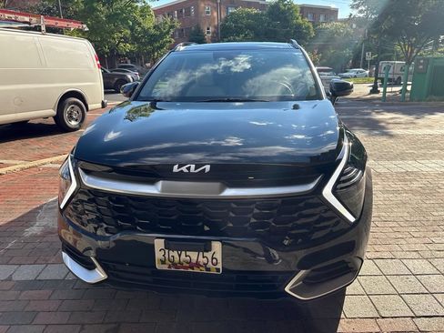 Certified 2025 Kia Sportage EX w/ EX Premium Package AWD/4WD image 8