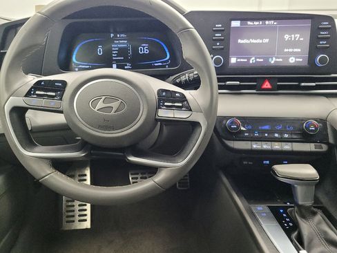 Used 2025 Hyundai Elantra Sport image 22