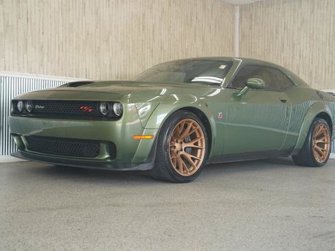 Used 2021 Dodge Challenger R/T Scat Pack RWD image 4