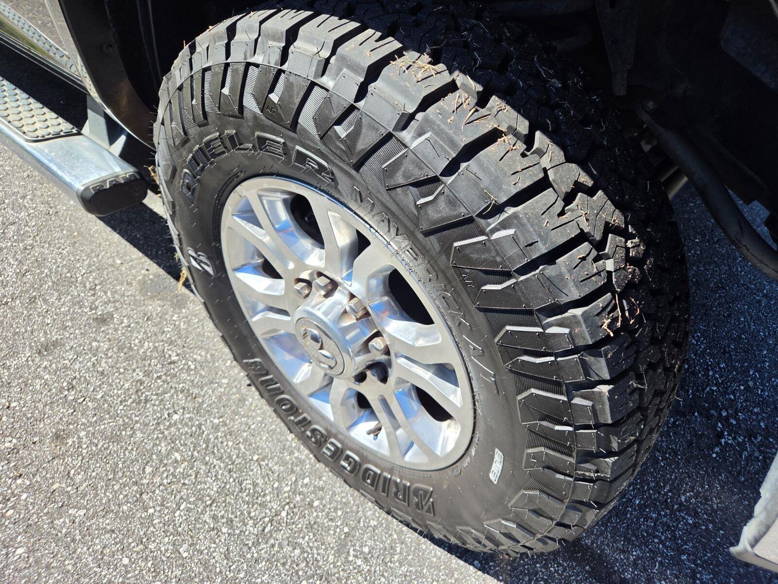 Used 2017 RAM 2500 Laramie AWD/4WD image 4