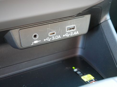 Used 2024 Subaru Crosstrek 2.5i Limited image 33