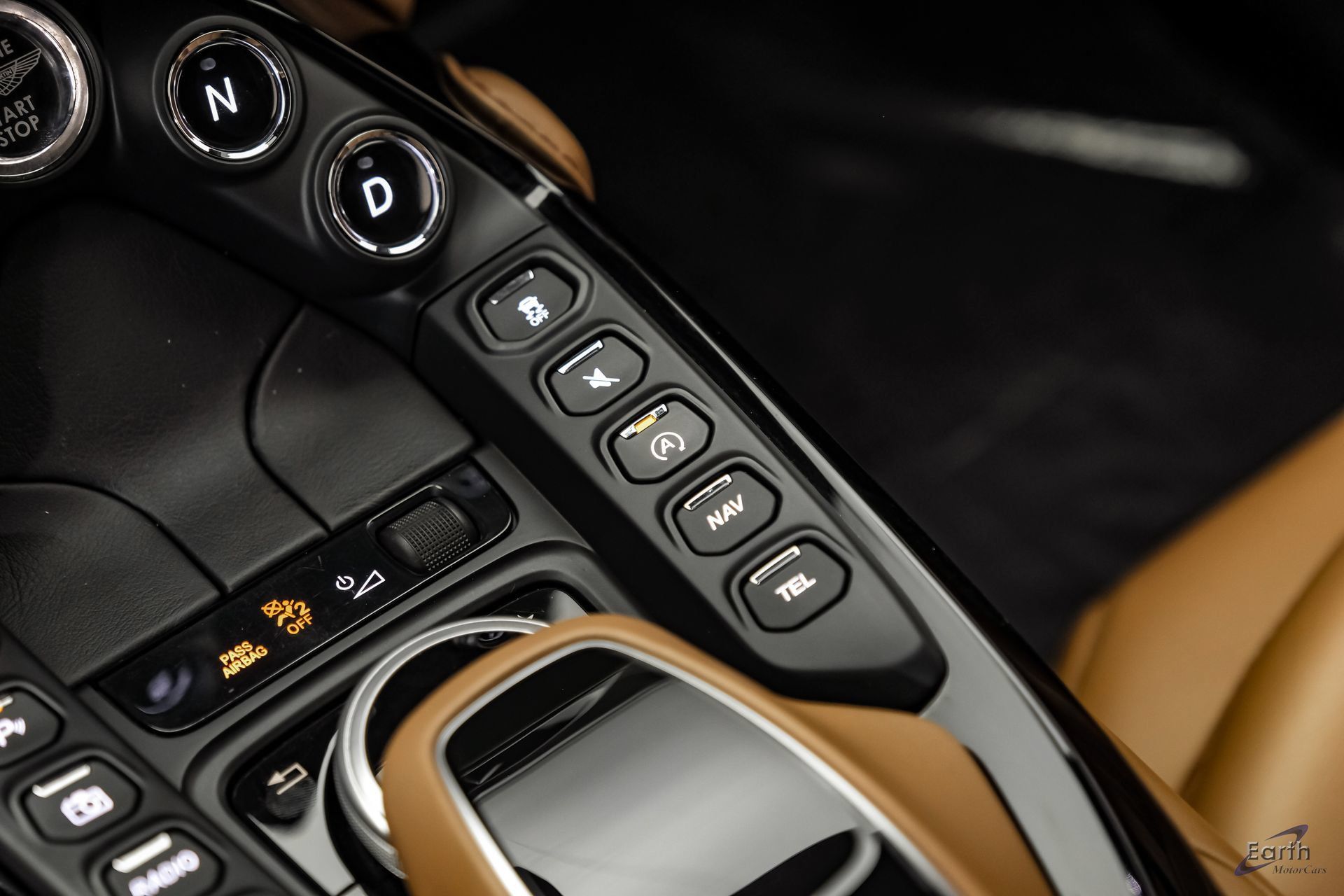 Used 2020 Aston Martin V8 Vantage Coupe RWD image 64