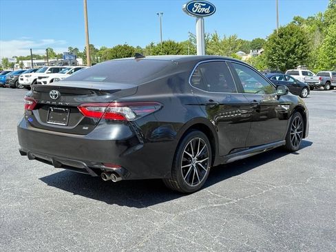Used 2021 Toyota Camry SE FWD image 4