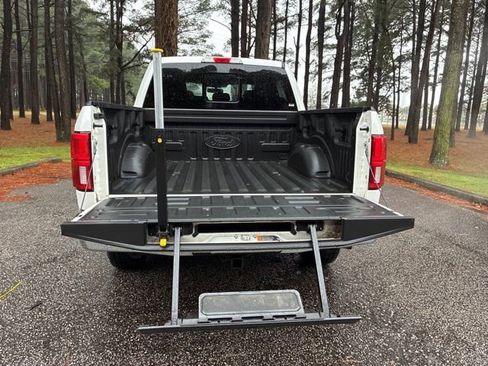 Used 2020 Ford F150 Lariat image 18