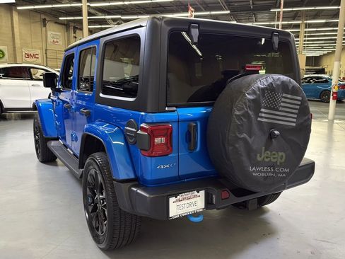 Used 2022 Jeep Wrangler Unlimited Sahara w/ Cold Weather Group AWD/4WD image 8