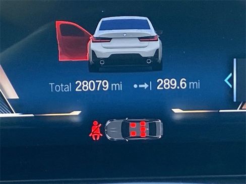 Used 2023 BMW 330i 330i w/ M Sport Package image 25