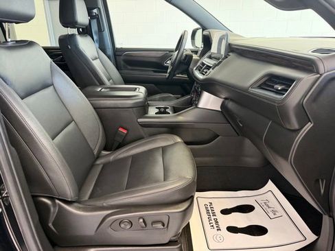 Certified 2023 Chevrolet Suburban Z71 w/ Luxury Package AWD/4WD image 15