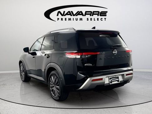 Used 2022 Nissan Pathfinder SL w/ SL Premium Package FWD image 6