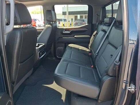 Used 2022 GMC Sierra 1500 Denali w/ Denali Reserve Package AWD/4WD image 10