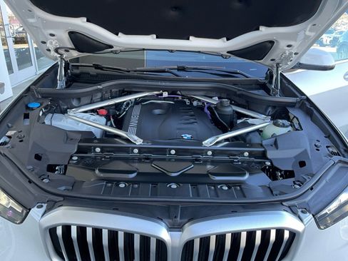 Certified 2025 BMW X5 xDrive40i w/ Premium Package image 16