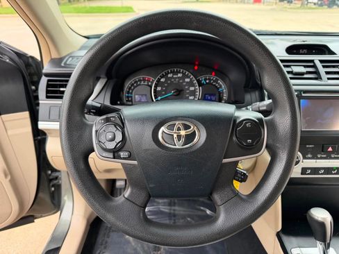 Used 2012 Toyota Camry LE FWD image 13