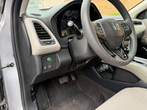 Used 2018 Honda HR-V EX image 13