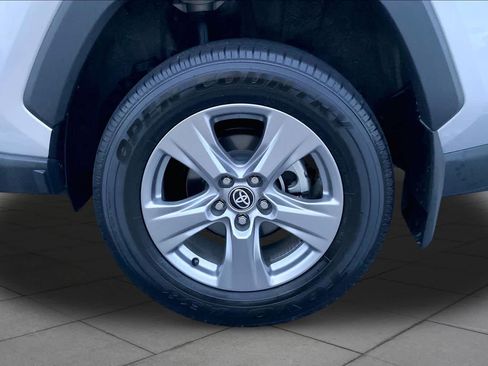 Used 2024 Toyota RAV4 XLE FWD image 11