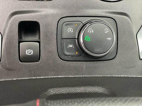 Used 2024 Chevrolet Traverse RS AWD/4WD image 26