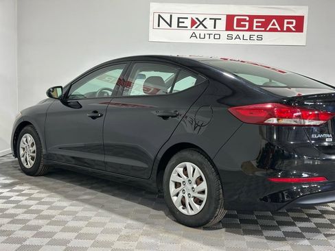 Used 2018 Hyundai Elantra SE w/ Cargo Package FWD image 5
