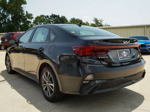 Used 2023 Kia Forte LXS FWD image 4
