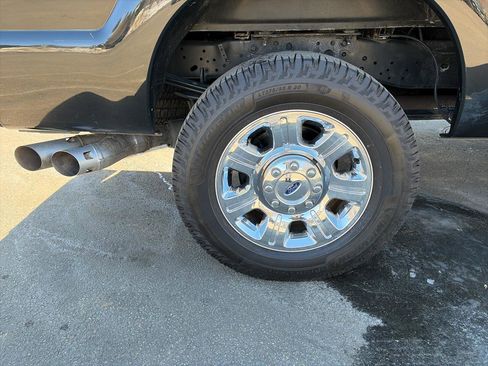 Used 2015 Ford F250 Lariat w/ Lariat Ultimate Package image 17