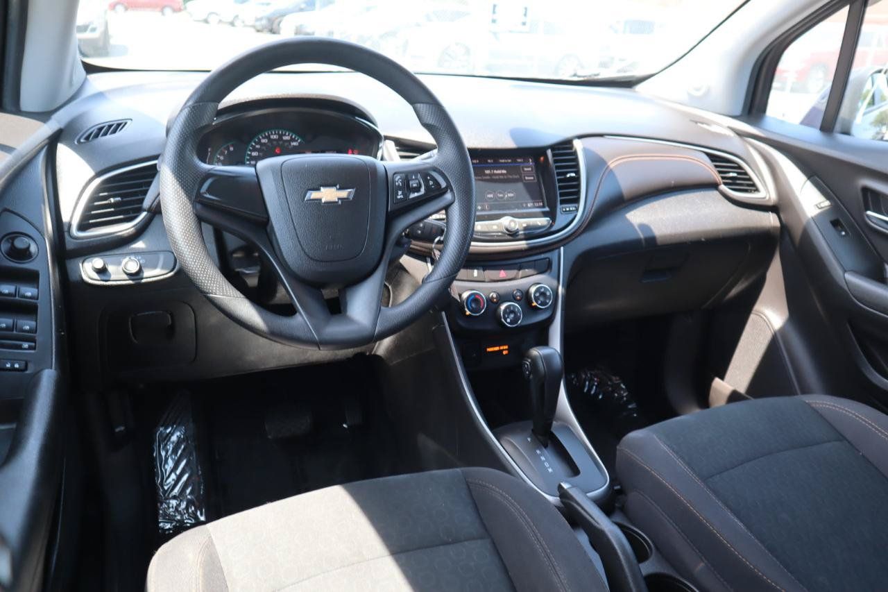 Used 2018 Chevrolet Trax LS FWD image 17