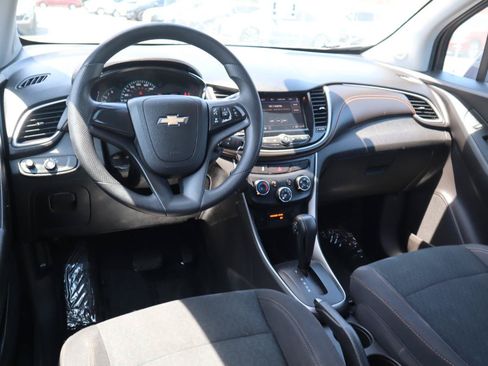 Used 2018 Chevrolet Trax LS FWD image 17