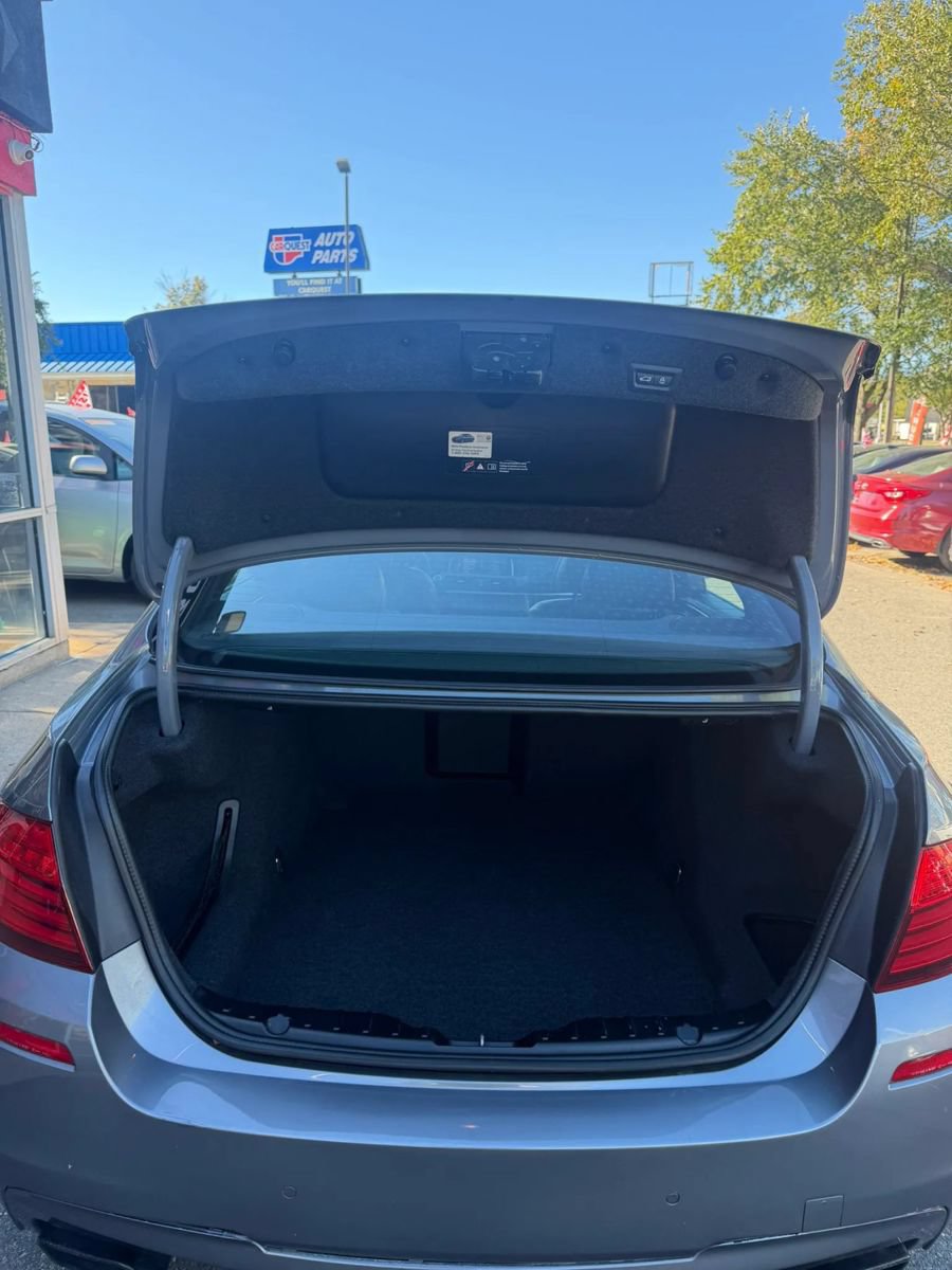 Used 2016 BMW 550i xDrive Sedan AWD/4WD image 7