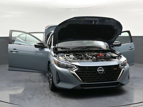 Used 2024 Nissan Sentra SR w/ SR Premium Package image 36