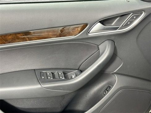 Used 2018 Audi Q3 2.0T Premium Plus w/ Premium Plus Package image 25