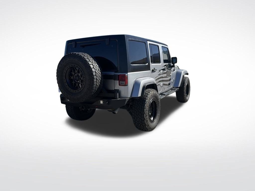 Used 2018 Jeep Wrangler Unlimited Sahara AWD/4WD image 5