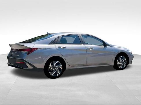 New 2025 Hyundai Elantra Sport image 8