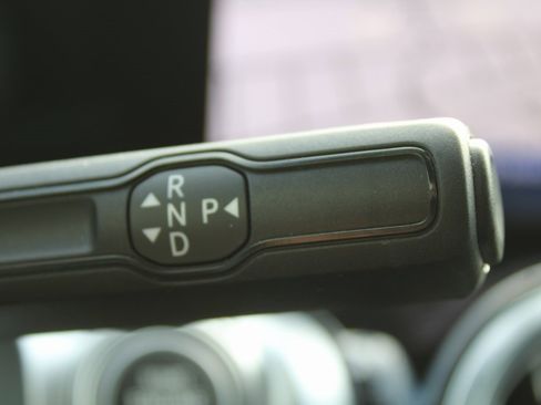 Certified 2025 Mercedes-Benz GLB 250 image 34