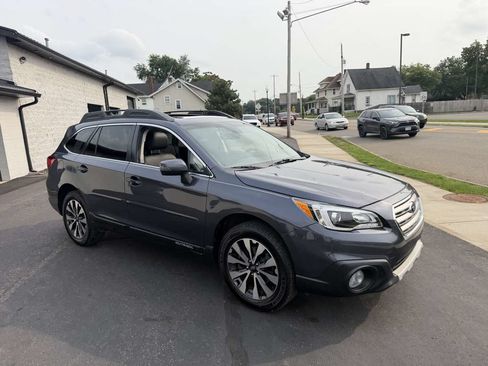Used 2017 Subaru Outback 2.5i Limited AWD/4WD image 6