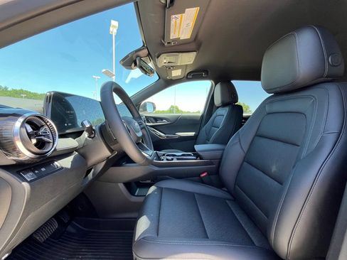 New 2026 Chevrolet Equinox LT w/ Convenience Package II FWD image 16