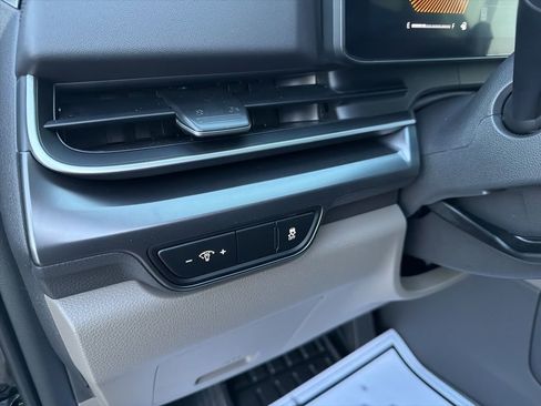 New 2026 Kia Carnival LX image 30