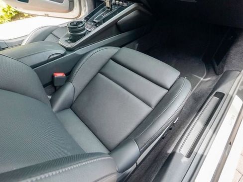 Used 2021 Porsche 911 Carrera 4 image 74