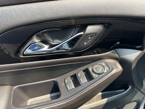 Certified 2022 Chevrolet Traverse RS FWD image 10