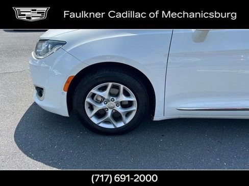 Used 2020 Chrysler Pacifica Limited w/ Advanced Safetytec Group FWD image 38