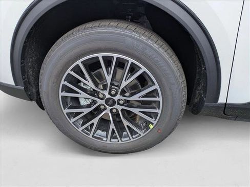 New 2025 Ford Escape SE image 10