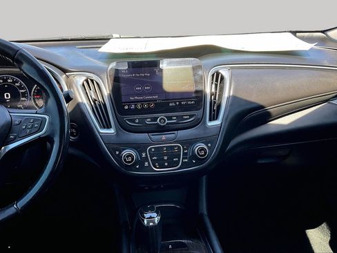 Used 2020 Chevrolet Malibu Premier FWD image 6