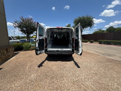 Used 2018 Ford Transit 250 130 Low Roof RWD image 13