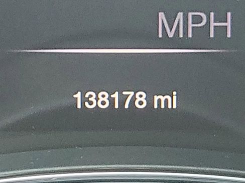 Used 2017 Jeep Grand Cherokee Limited w/ Luxury Group II image 33