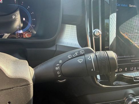 Used 2024 Volvo XC40 B5 Core AWD/4WD image 15