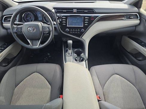 Used 2018 Toyota Camry LE image 13
