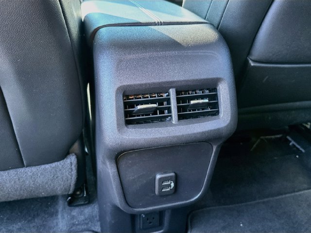 Used 2024 GMC Terrain SLT AWD/4WD image 25