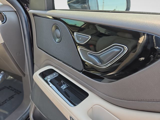 Used 2022 Lincoln Aviator Reserve w/ Elements Package Plus AWD/4WD image 41