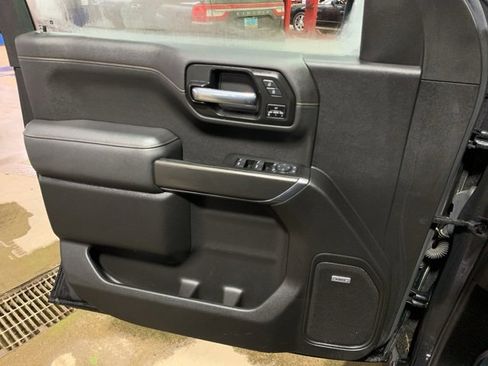 Used 2021 GMC Sierra 1500 AT4 w/ AT4 Preferred Package image 17