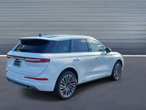 Used 2022 Lincoln Corsair Reserve w/ Sport Package AWD/4WD image 3