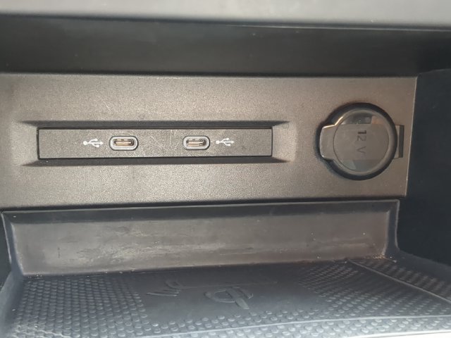 Used 2022 Volkswagen Taos SE FWD image 25