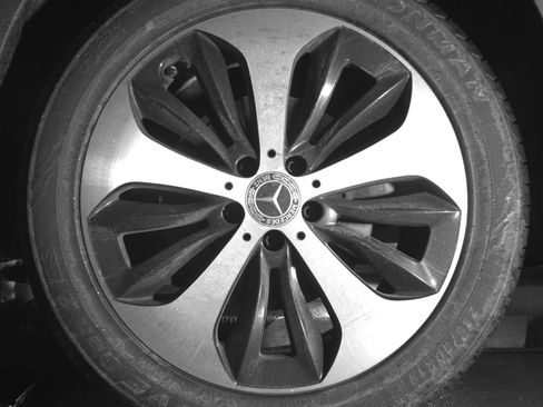 Used 2025 Mercedes-Benz GLB 250 4MATIC image 14