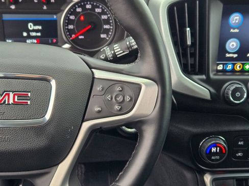 Used 2023 GMC Terrain SLT image 31