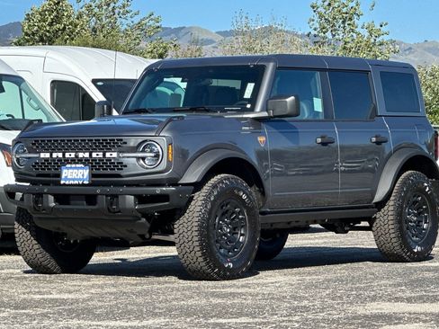 New 2026 Ford Bronco Badlands image 7